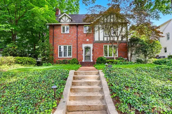 1527 Stanford Place, Charlotte, NC 28207