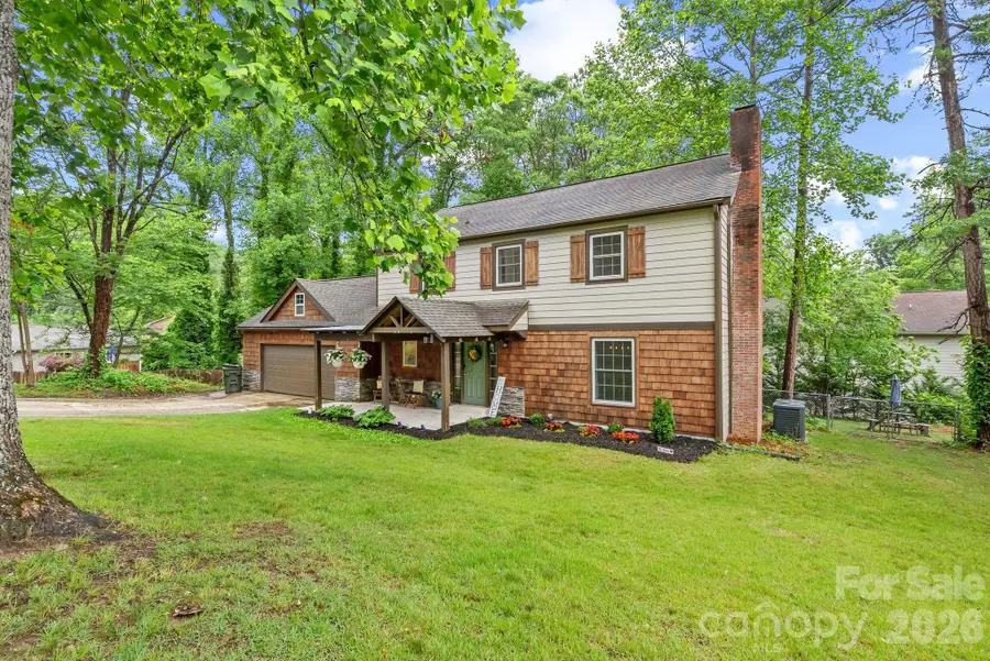 4 Beechwood Lakes Drive, Hendersonville, NC 28792 - #2