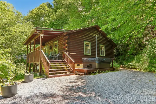 152 Trails End Lane, Maggie Valley, NC 28751
