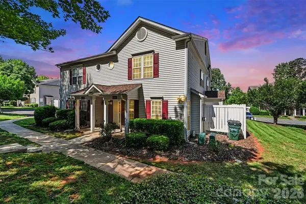 2635 Meadow Knoll Drive, Charlotte, NC 28269