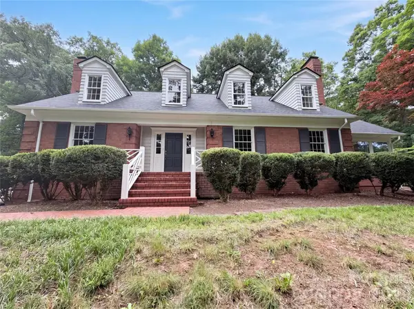 318 Valley Stream Road, Statesville, NC 28677