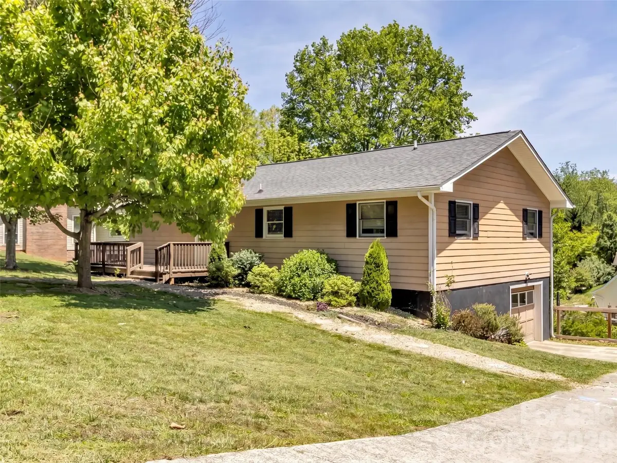 252 Oak Park Drive, Clyde, NC 28721 - #1
