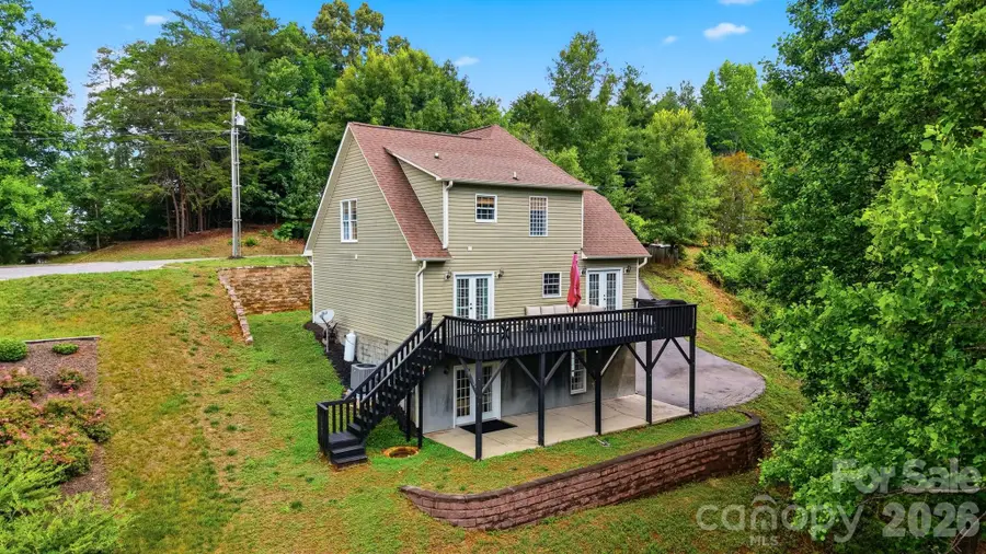 909 36th Avenue Nw, Hickory, NC 28601 - #2