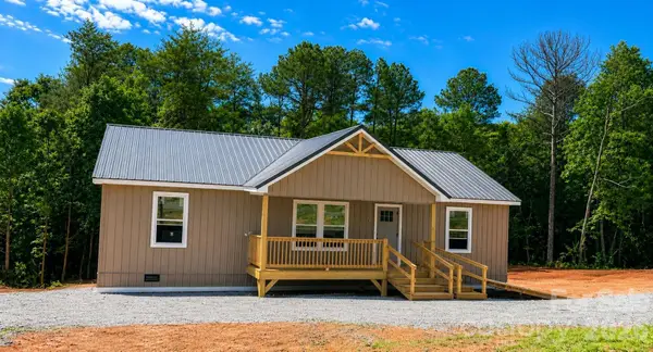 2017 Bailey Drive, Hickory, NC 28601