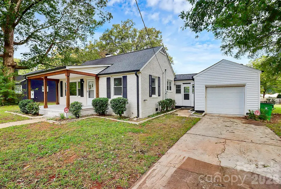 5726 Oak Drive, Charlotte, NC 28216 - #2