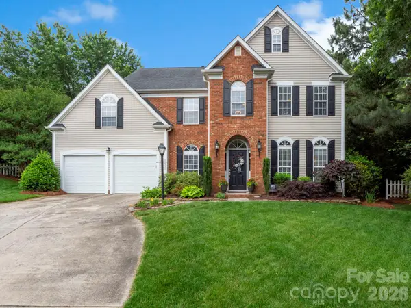 12301 Silveroak Lane, Charlotte, NC 28277