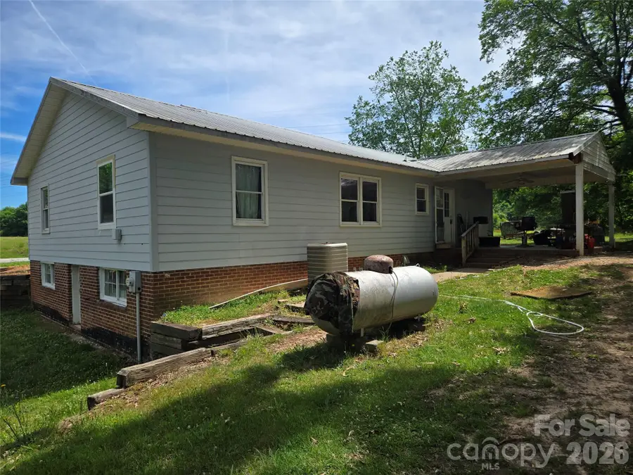 1127 N Mountain Street, Blacksburg, SC 29702 - #3