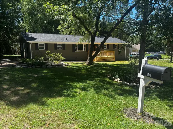 2111 Shalimar Drive, Charlotte, NC 28216