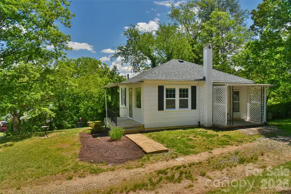 101 E Skyland Circle, Asheville, NC 28804