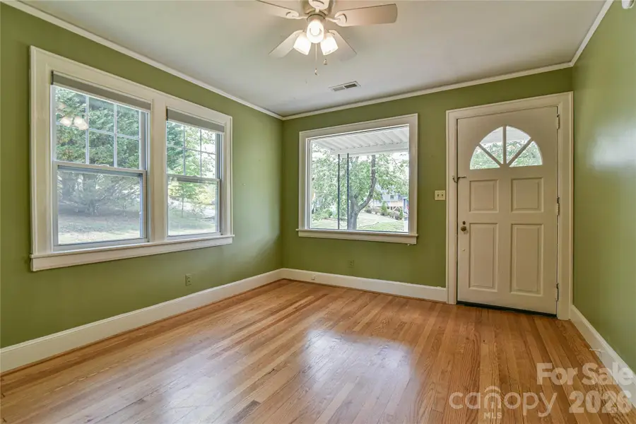101 E Skyland Circle, Asheville, NC 28804 - #3