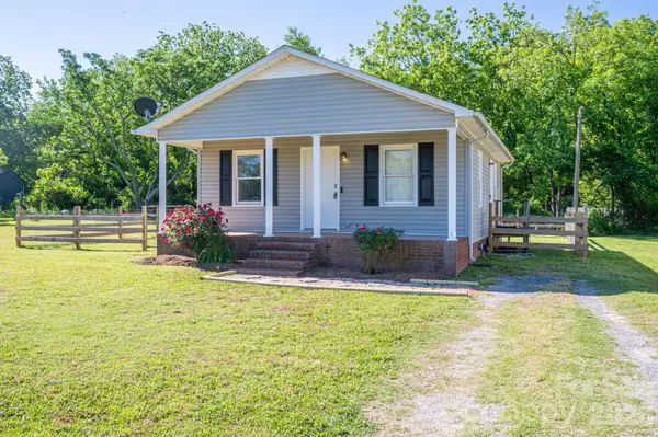 807 Willow Lane, Bessemer City, NC 28016