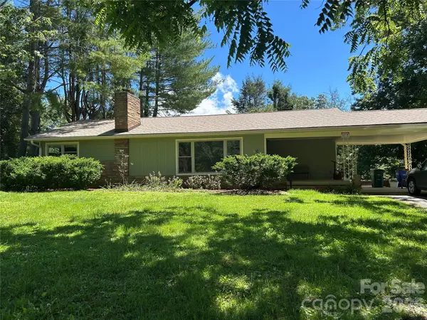 28 S College Street, Weaverville, NC 28787