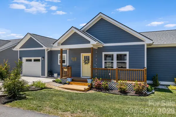 215 Oak Meadow Lane, Asheville, NC 28804