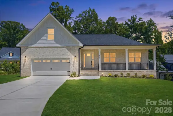 825 Breezewood Drive, Charlotte, NC 28262