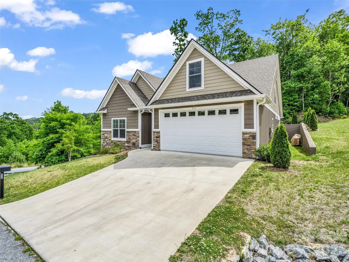 221 Millbrae Loop, Hendersonville, NC 28791 - #1