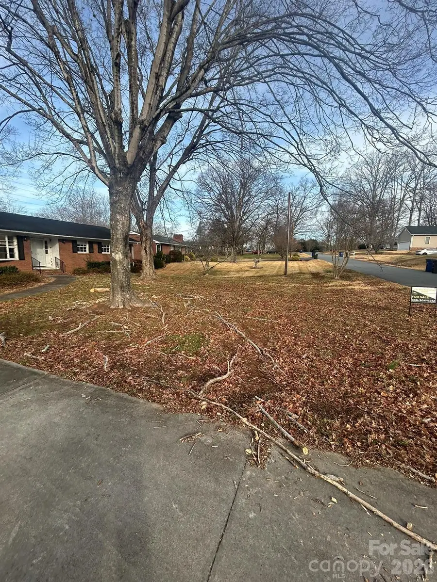 626 Willowbrook Lane, Winston Salem, NC 27104 - #2
