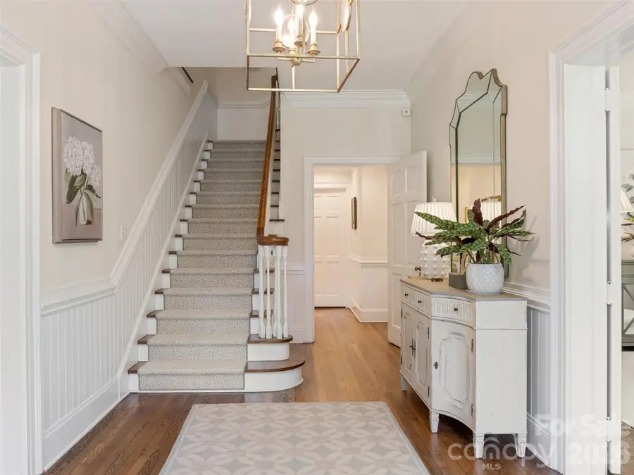 714 Edgehill Road N, Charlotte, NC 28207 - #3