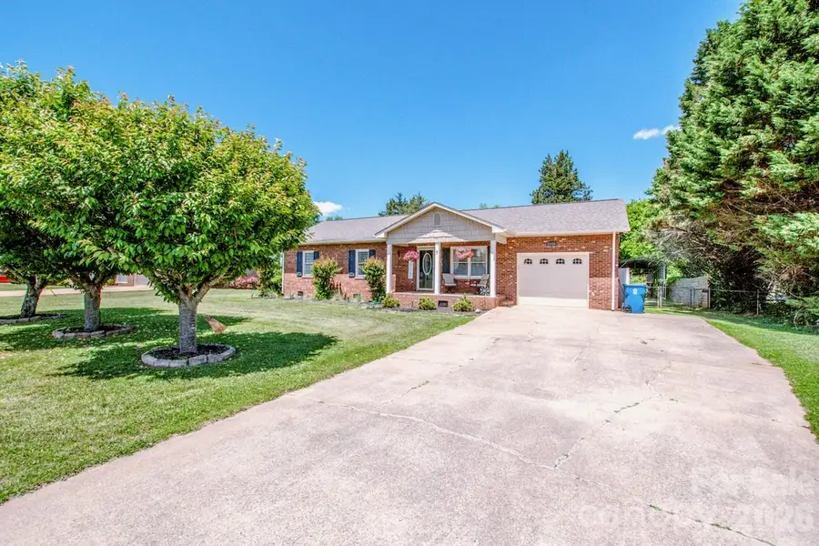 2426 Ashford Drive, Newton, NC 28658 - #2