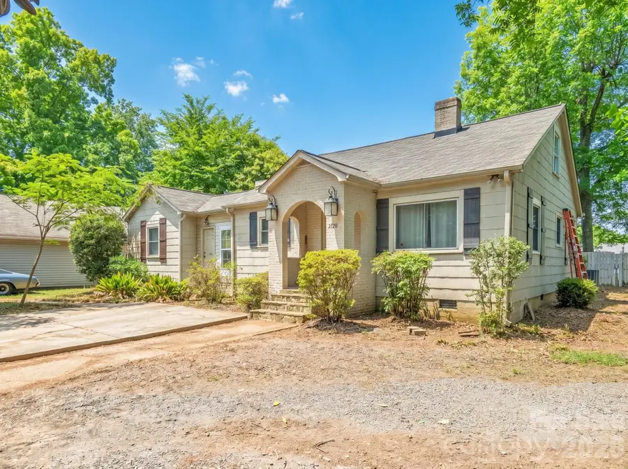 2120 Amesbury Avenue, Charlotte, NC 28205 - #2