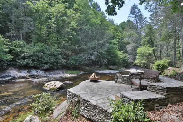 408 Stone River Drive, Traphill, NC 28685