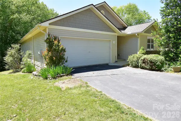 176 Clear Creekside Drive, Hendersonville, NC 28792