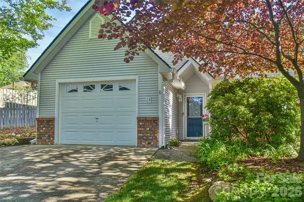 13 Silver Place, Black Mountain, NC 28711