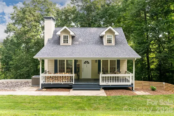 8 Coffey Place, Asheville, NC 28806