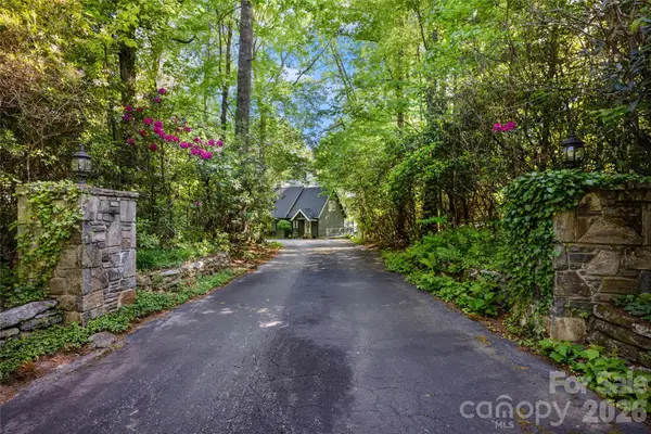 90 West Shore Drive, Lake Toxaway, NC 28747