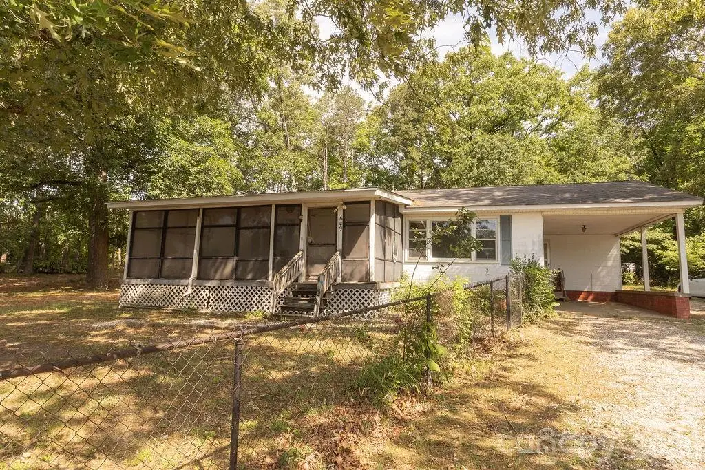 609 Wilcox Avenue, Gaffney, SC 29341 - #1