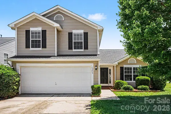 10419 Sparrow Springs Lane, Charlotte, NC 28214