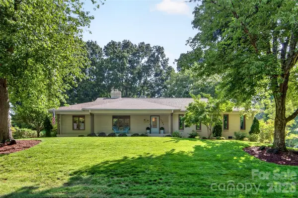 1128 Court Drive, Charlotte, NC 28211
