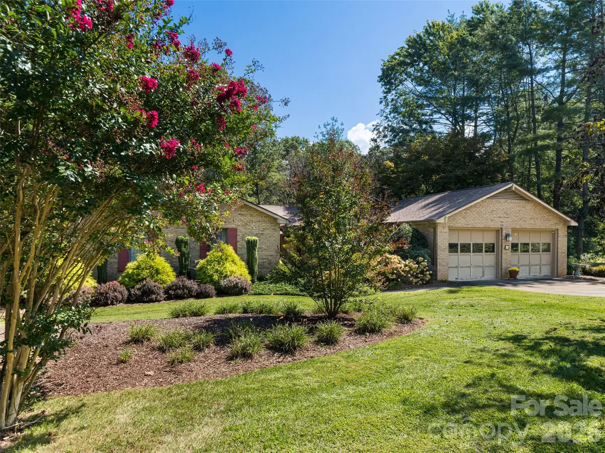 40 Applecross Road, Weaverville, NC 28787 - #1