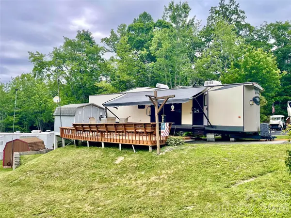 226 Saddle Ridge Drive, Ennice, NC 28623