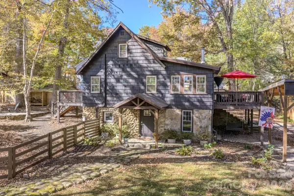 597 Tomahawk Avenue, Black Mountain, NC 28711