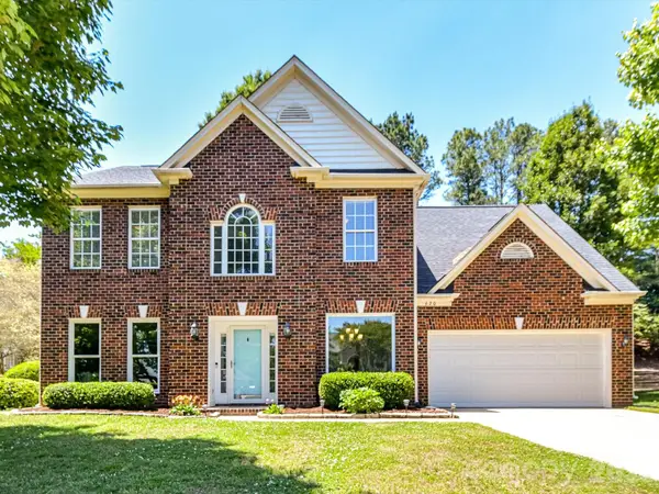 620 Meadow Lake Drive, Matthews, NC 28105