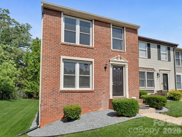 9416 Lexington Circle, Charlotte, NC 28213