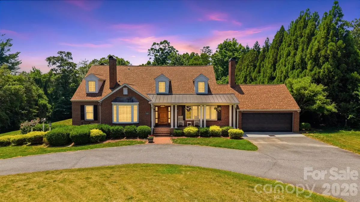 1013 14th Avenue Drive Nw, Hickory, NC 28601 - #1
