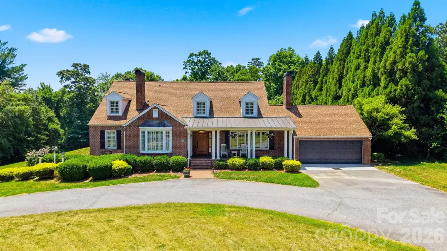 1013 14th Avenue Drive Nw, Hickory, NC 28601 - #3