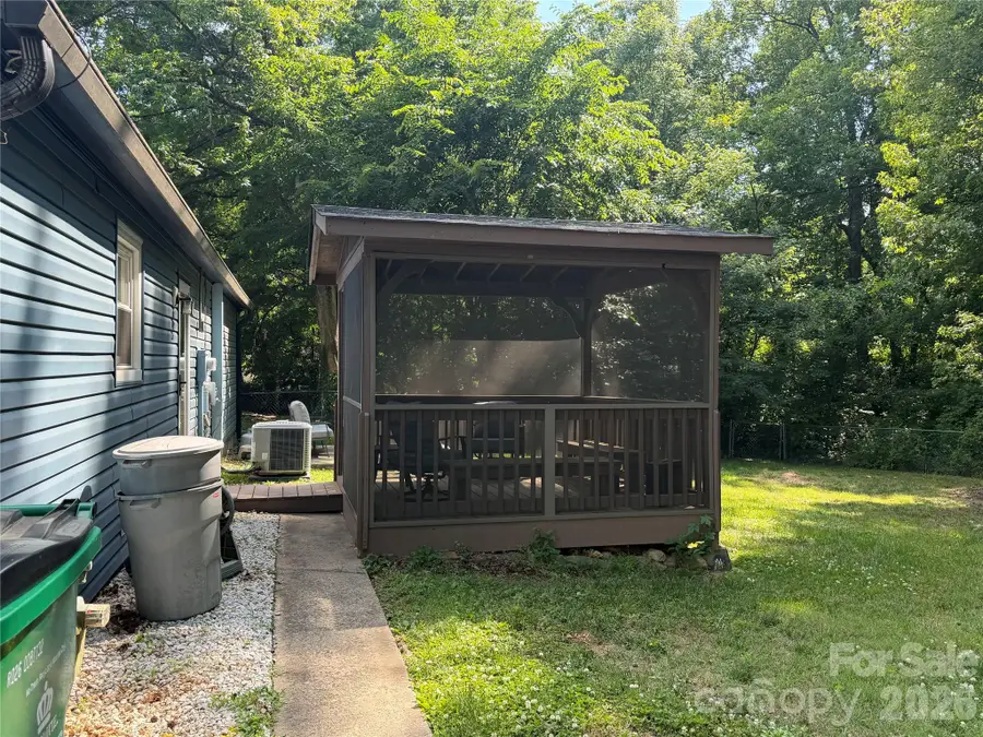 6804 Delta Lake Drive, Charlotte, NC 28215 - #3