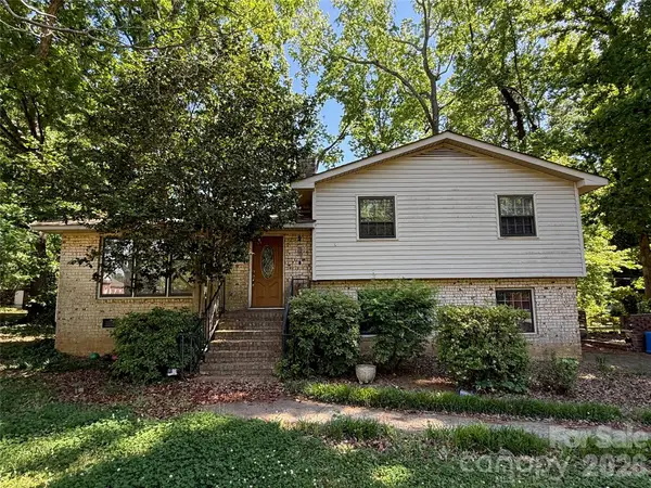 1129 Mclaughlin Drive, Charlotte, NC 28212