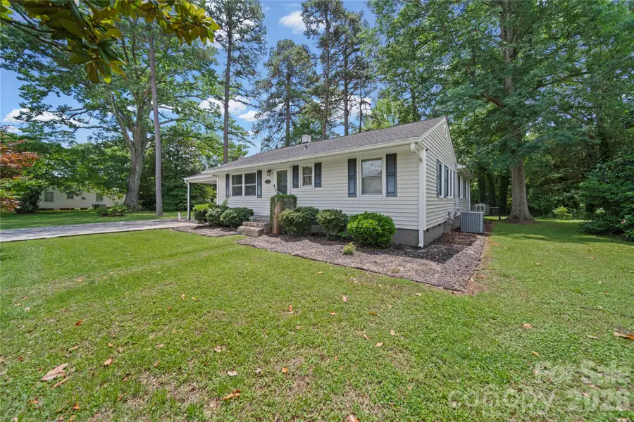 600 Mcadenville Road, Lowell, NC 28098 - #2