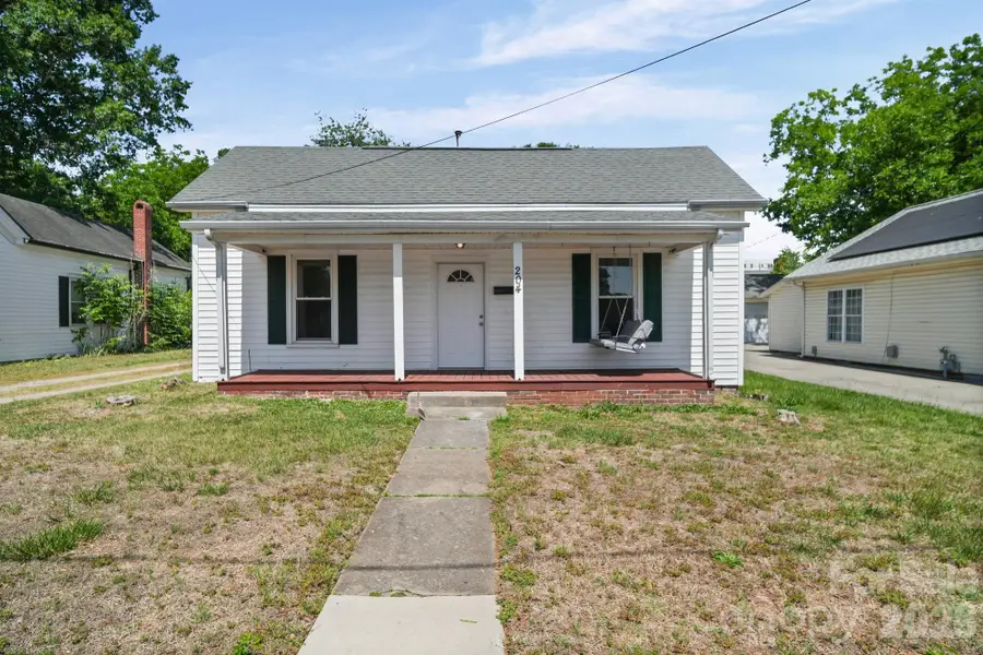 204 S East Avenue, Kannapolis, NC 28083 - #2