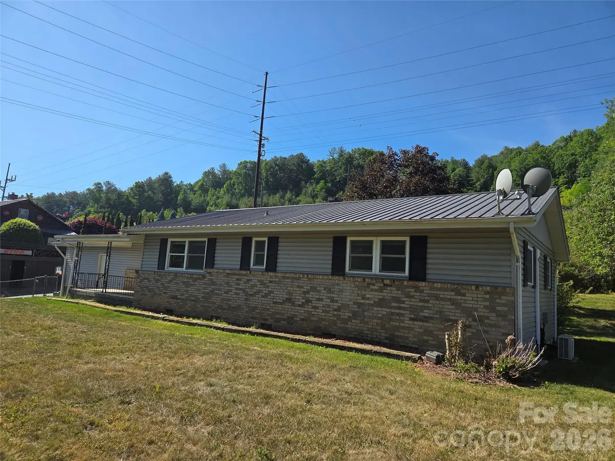 42 East Boulevard, Burnsville, NC 28714 - #1