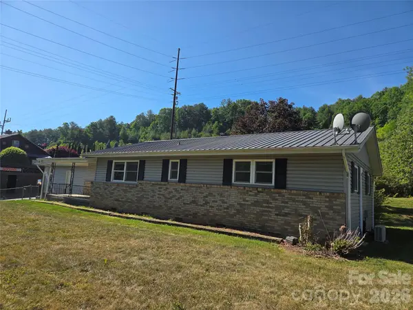 42 East Boulevard, Burnsville, NC 28714