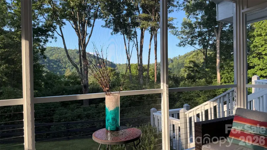 152 Skyview Circle, Asheville, NC 28804 - #2