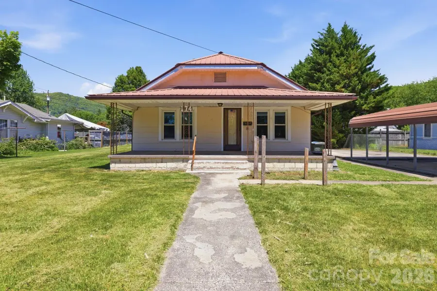 174 Hazelwood Avenue, Waynesville, NC 28786 - #2
