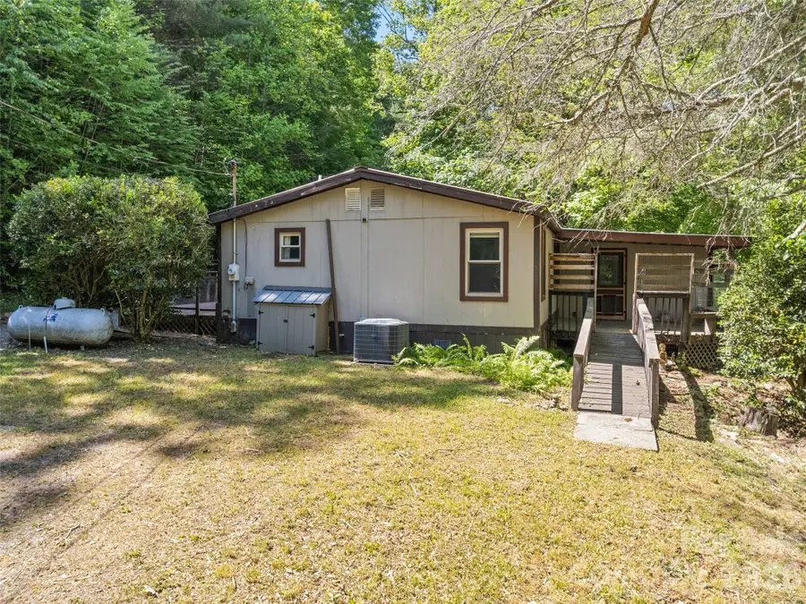 102 Serenity Lane, Clyde, NC 28721 - #3