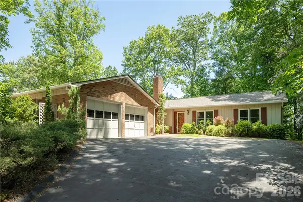 4 Galax Lane, Hendersonville, NC 28791
