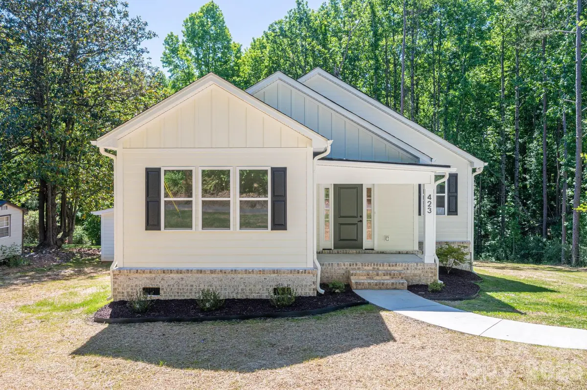 423 S Pinchback Avenue, Bessemer City, NC 28016 - #1