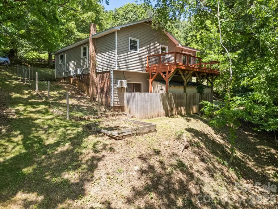 157 Highland Terrace, Clyde, NC 28721 - #2